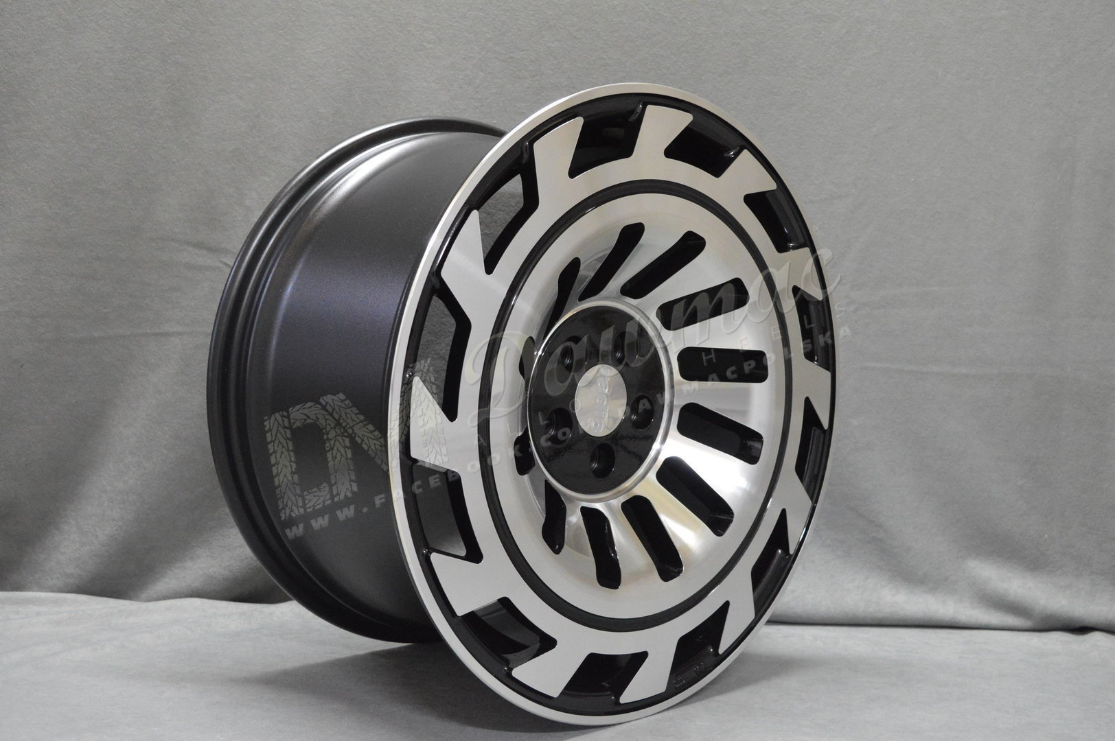 Radi8 R8-T12 20" 8,5J ET42 + 10J ET35 5x112 Gloss Black Machined Face - obrazek 5