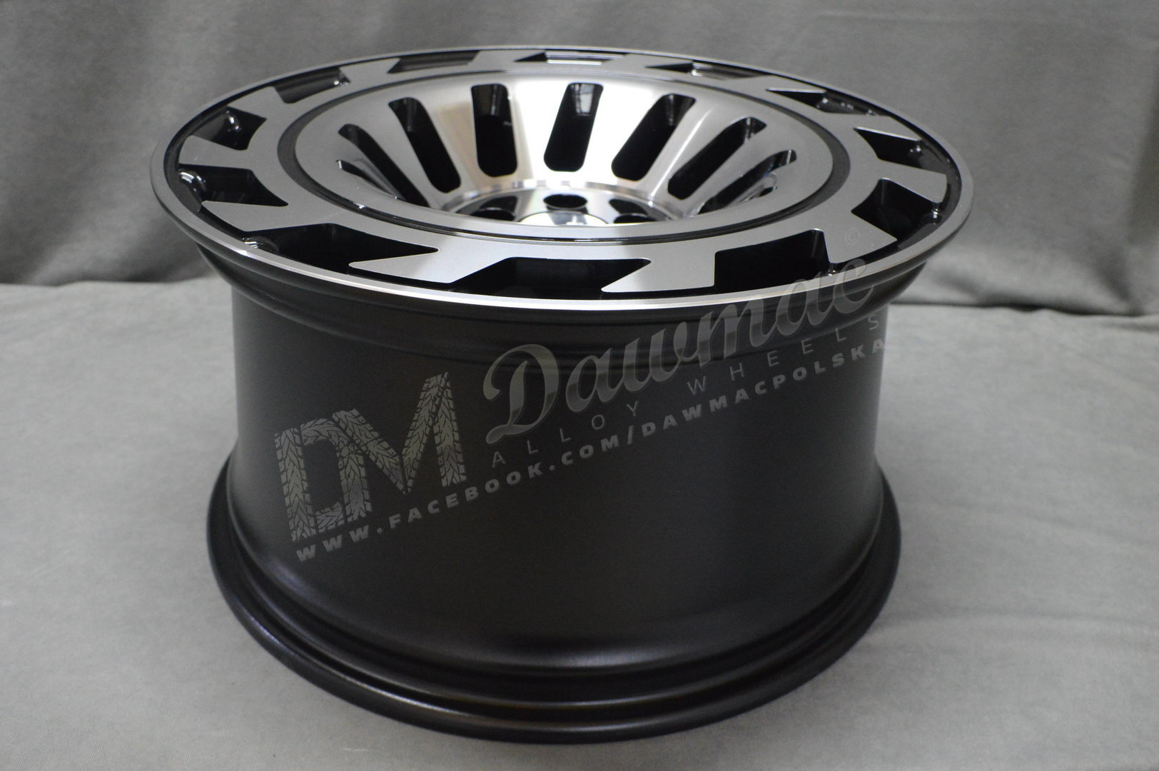 Radi8 R8-T12 20" 8,5J ET42 + 10J ET42 5x112 Gloss Black Machined Face - obrazek 8