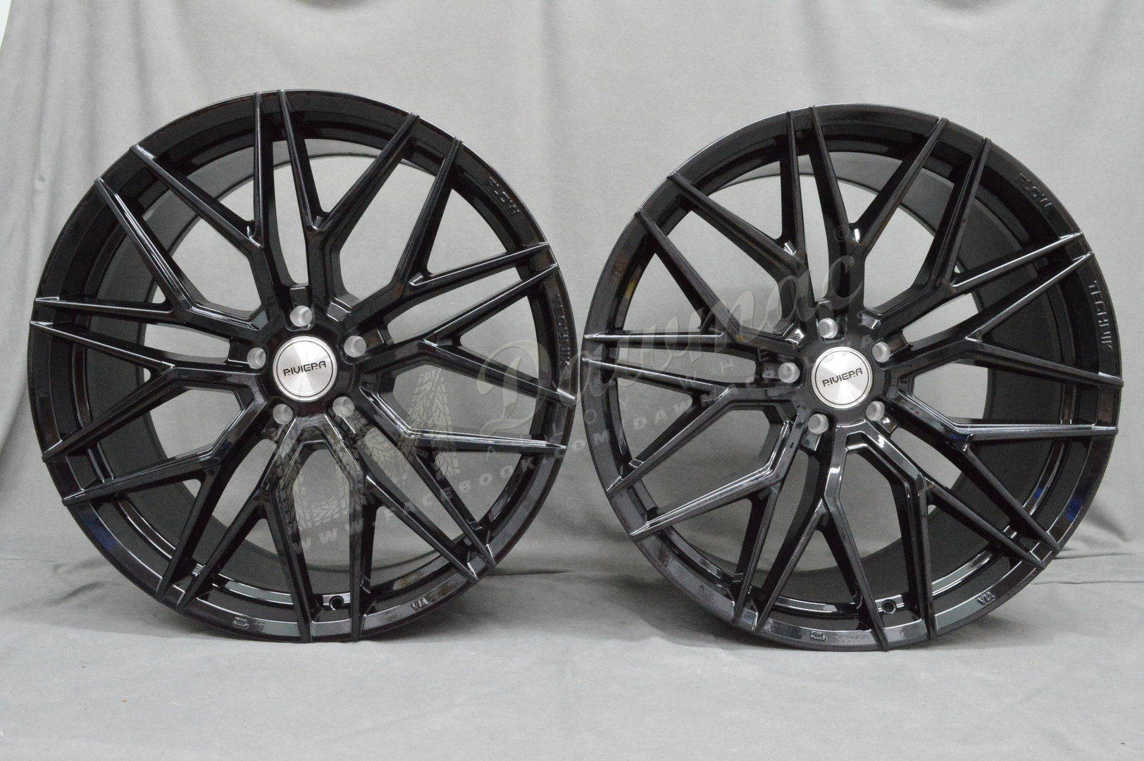 Riviera RF101 21" 9J ET15-45 BLANK Gloss Black - obrazek 2