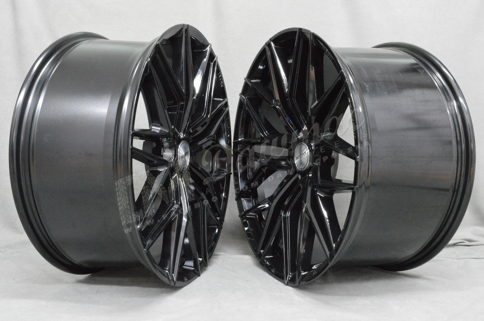 Riviera RF101 21" 9J ET15-45 BLANK Gloss Black - obrazek 3