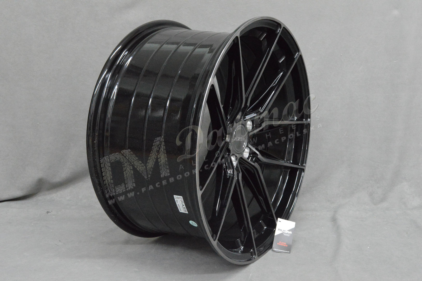 Riviera RF107 20" 10J ET40 5x120 Black Polished Dark Tint - obrazek 3