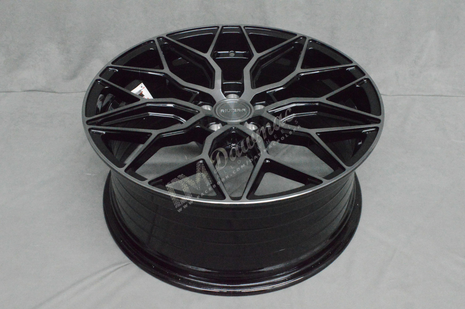 Riviera RF108 21" 10,5J ET35 5x120 Black Polished Dark Tint - obrazek 6