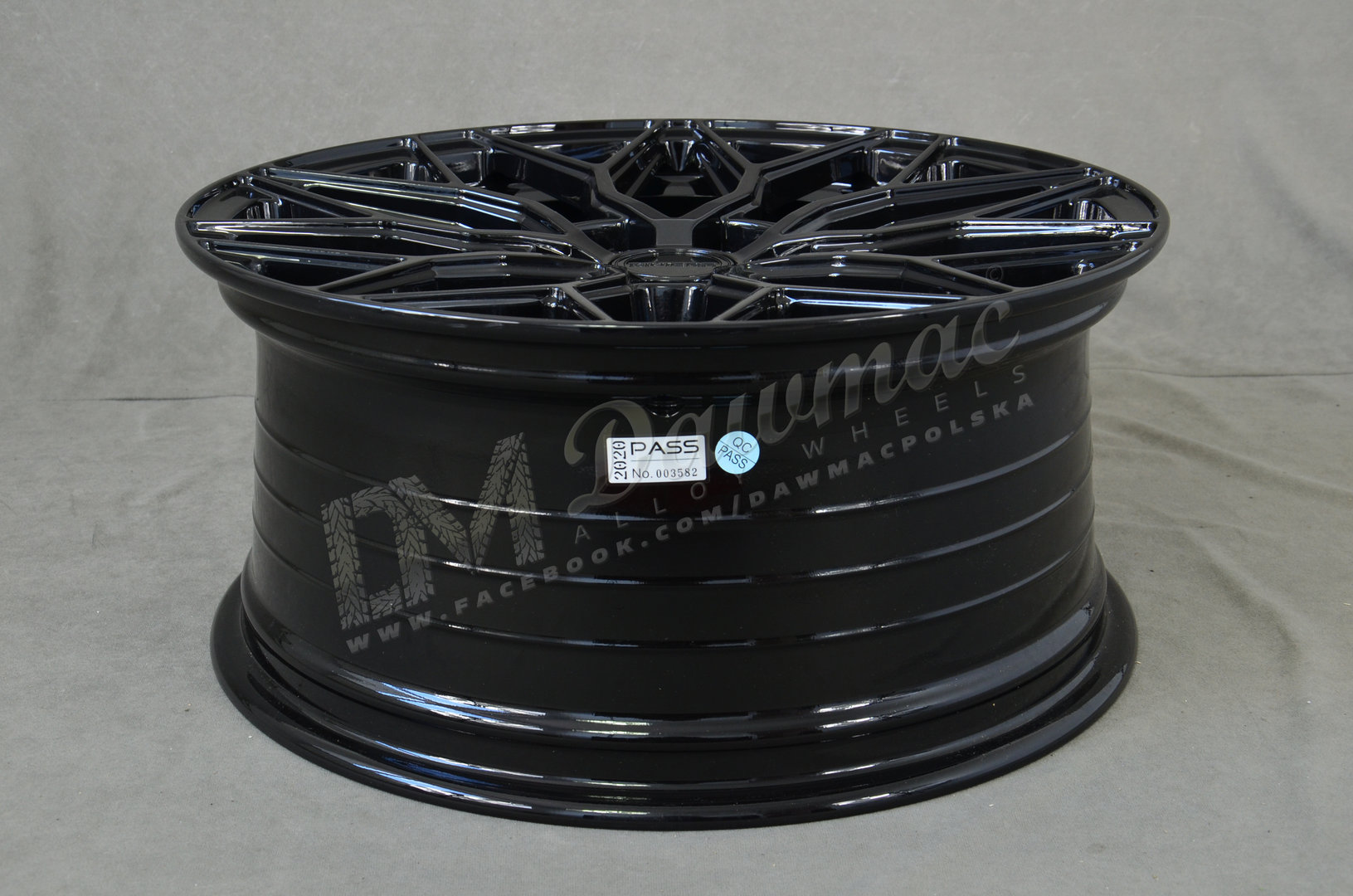 Riviera RF108 21" 9J ET15-45 BLANK Gloss Black - obrazek 6