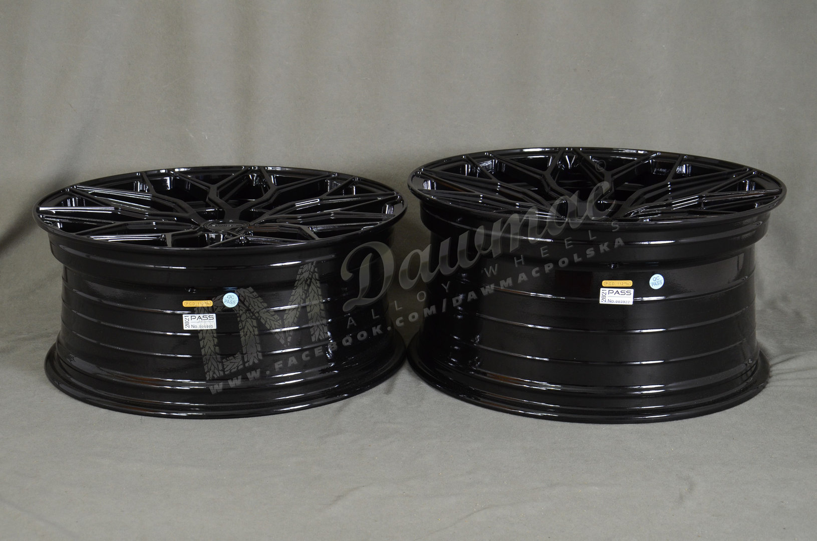 Riviera RF108 22" 10,5J ET15-45 BLANK Gloss Black - obrazek 8