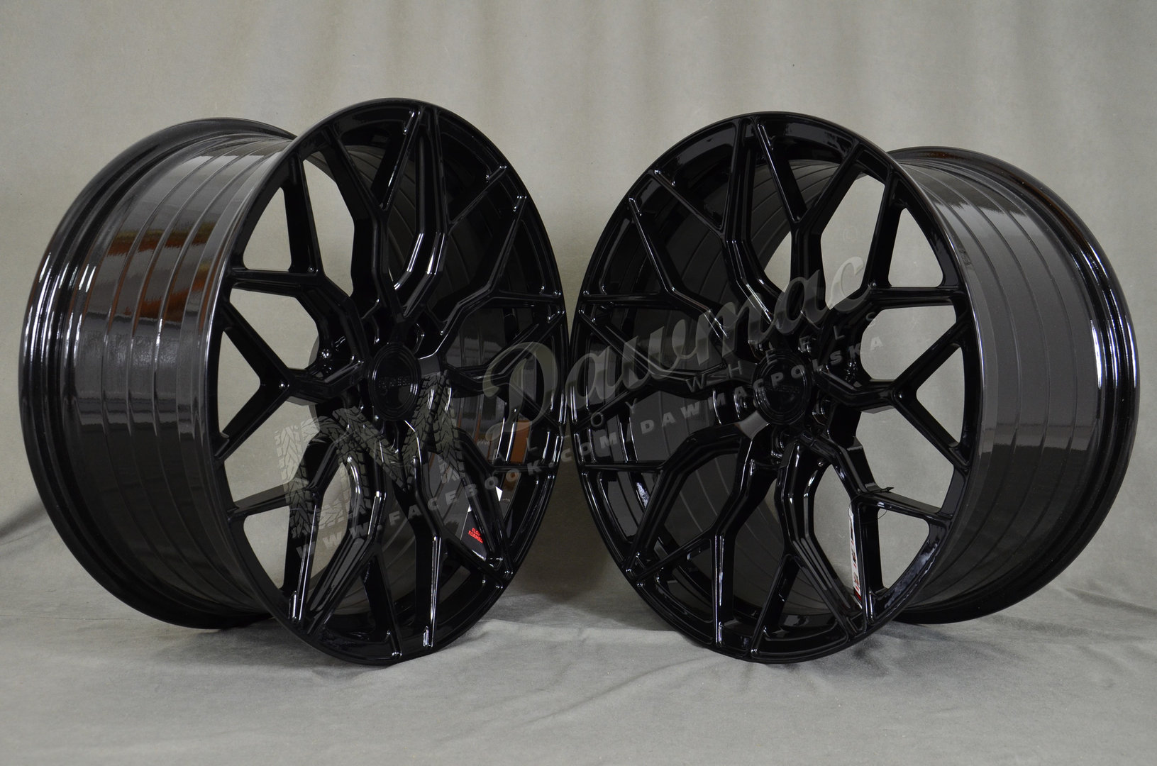 Riviera RF108 22" 10,5J ET50 5x130 Gloss Black - obrazek 3