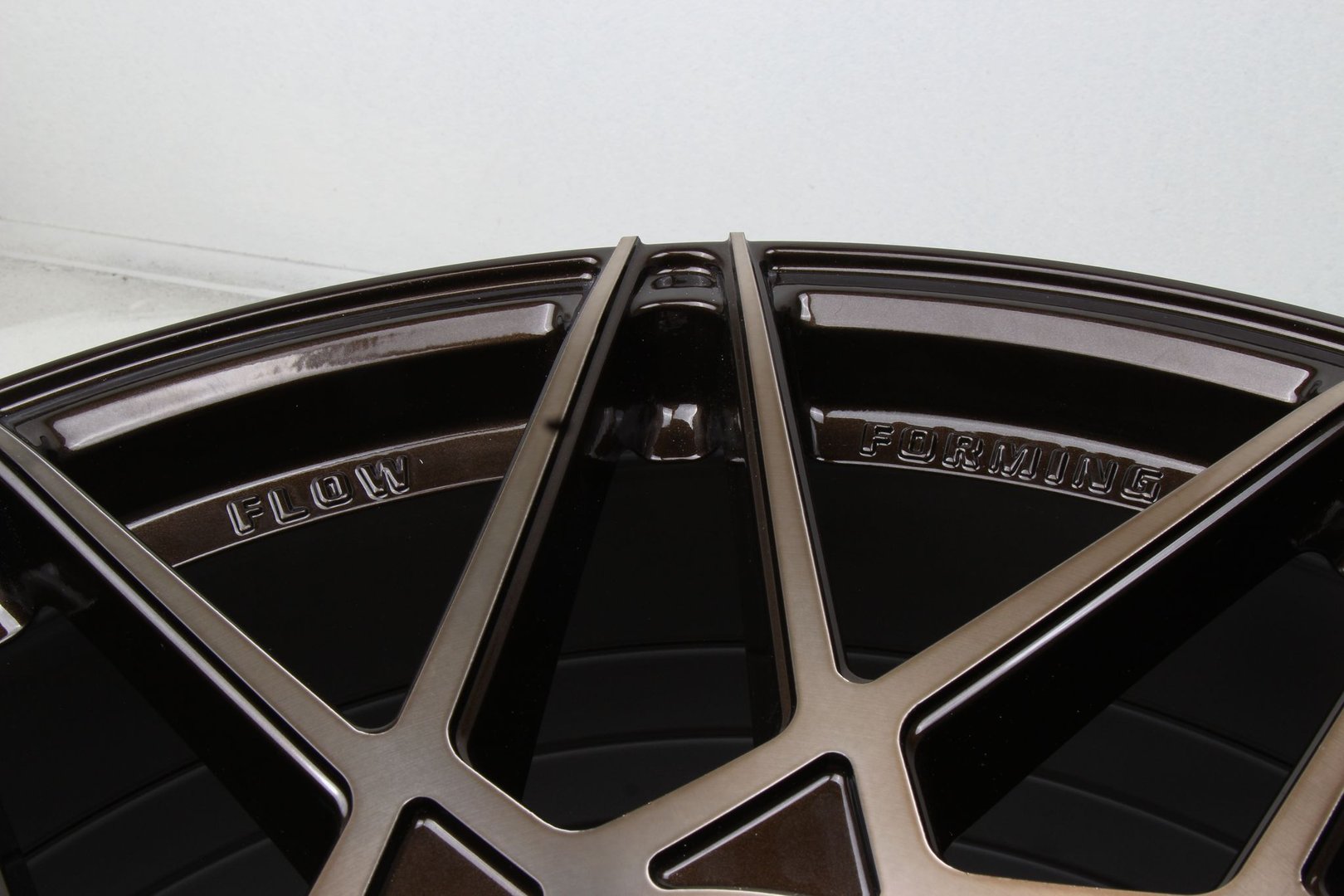 Riviera RF2 19" 9,5J ET42 5x112 Bronze Double Dark Tint - obrazek 14