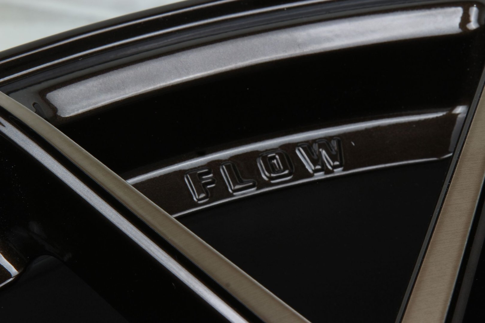 Riviera RF2 19" 9,5J ET42 5x112 Bronze Double Dark Tint - obrazek 9