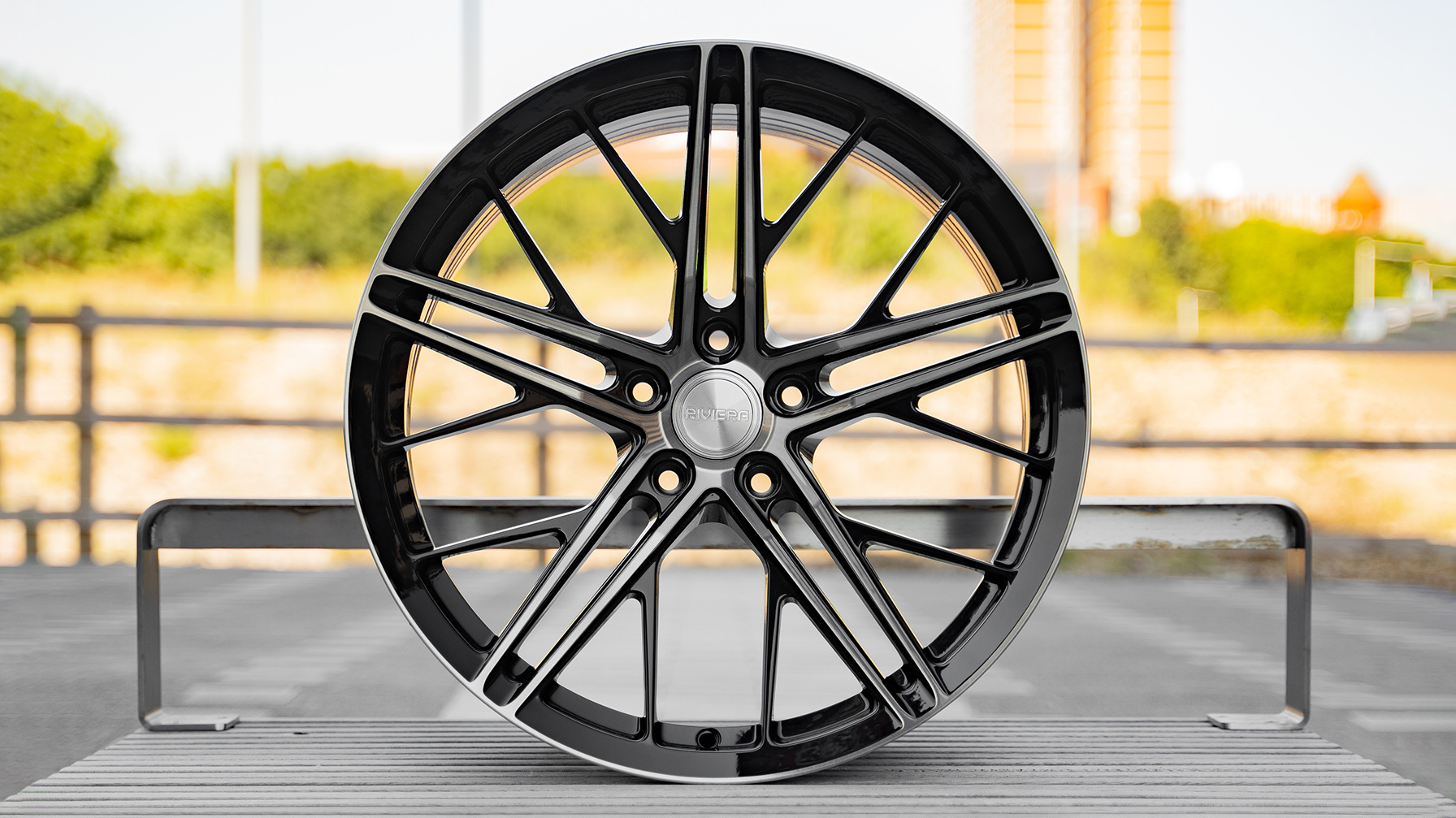 Riviera RF4 20" 10J ET38 5x112 Black Polished Dark Tint - obrazek 2