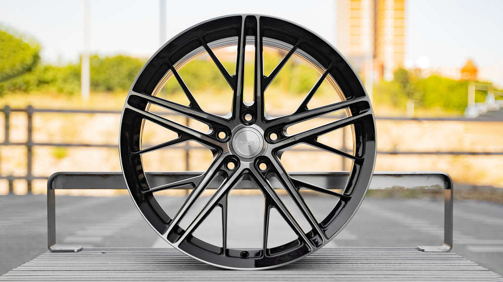 Riviera RF4 20" 8,5J ET35 5x120 Black Polished Dark Tint