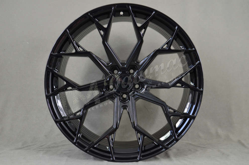 Riviera RF5 22" 10,5J ET20-45 BLANK Gloss Black