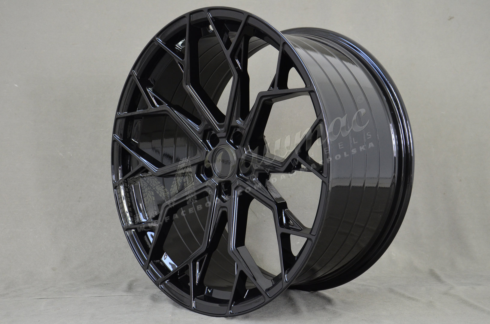 Riviera RF5 22" 10,5J ET20 5x112 Gloss Black - obrazek 3
