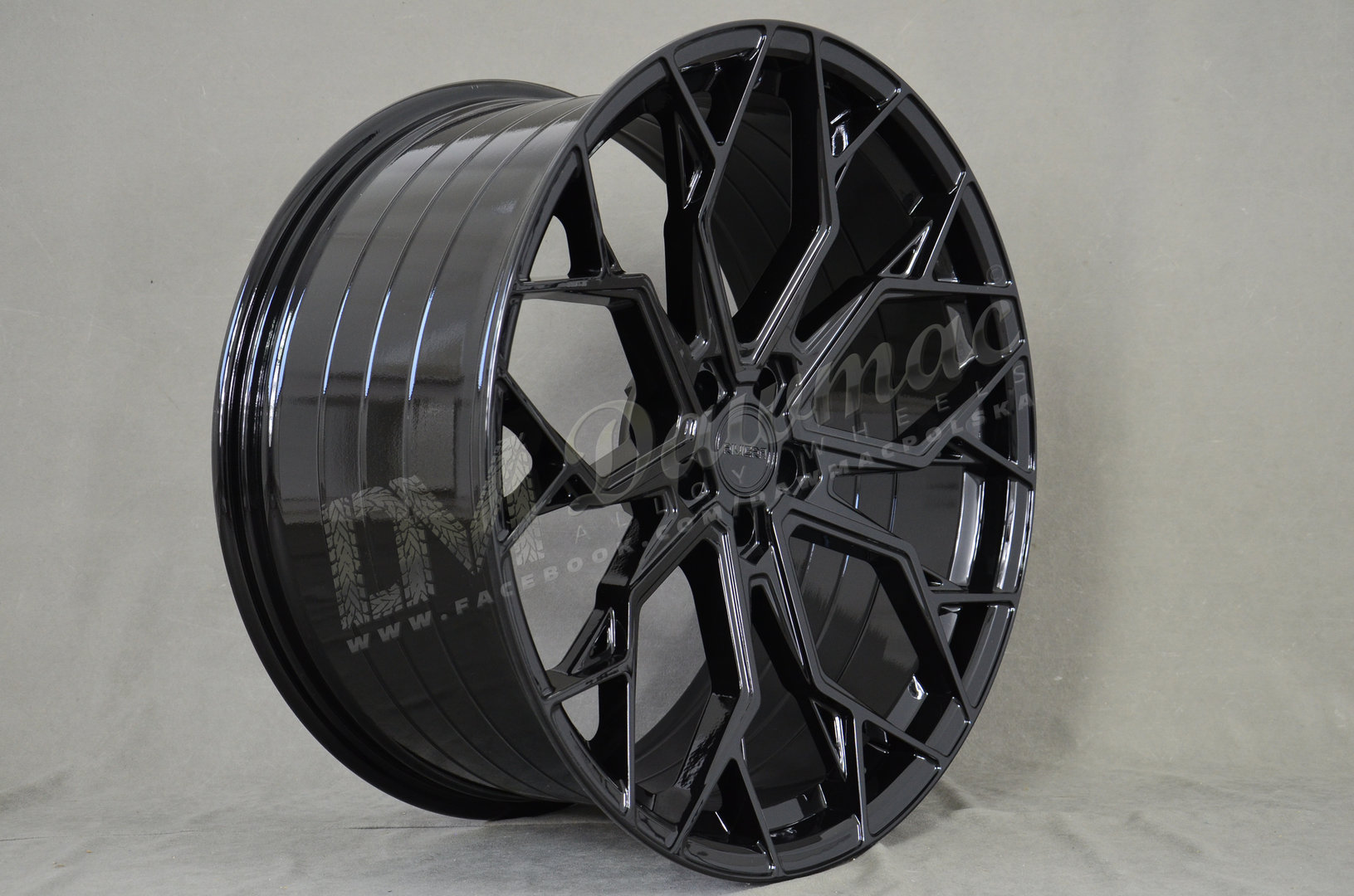 Riviera RF5 22" 10,5J ET20 5x112 Gloss Black - obrazek 4