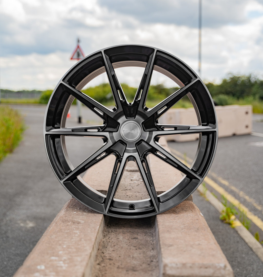 Riviera RF6 20" 10.5J Black Polish Dark Tint - obrazek 3