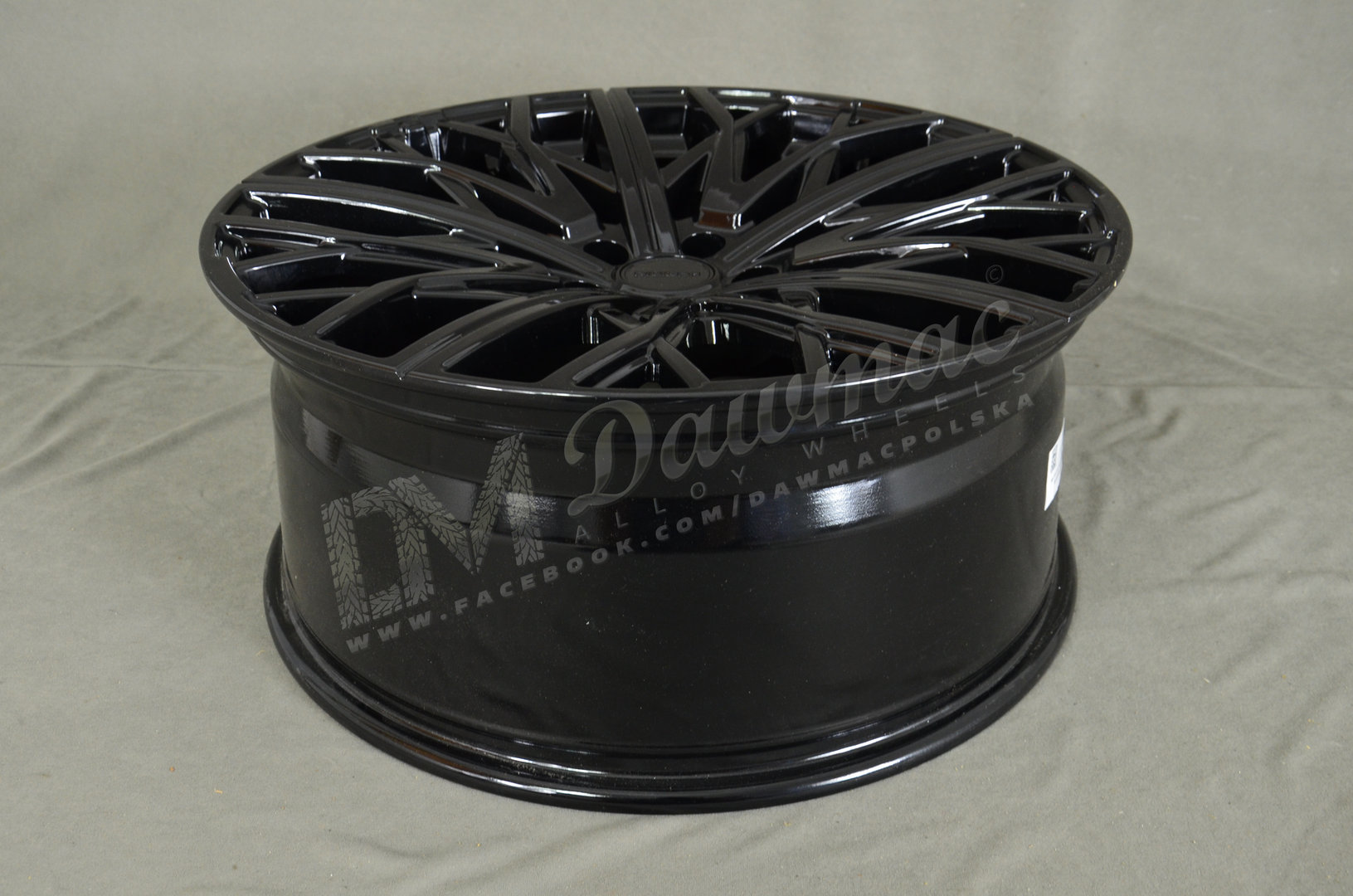 Riviera RV131 23" 10,5J ET25 5x112 Gloss Black - obrazek 6