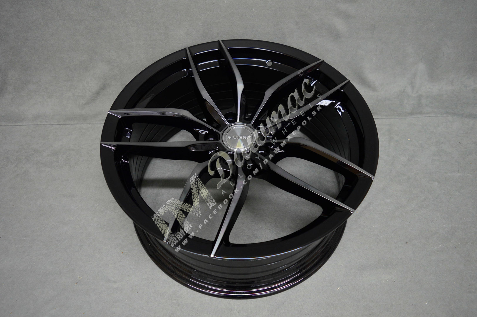 Riviera RV195 19'' 8,5J ET45 5x112 Black Polish Dark Tint - obrazek 5