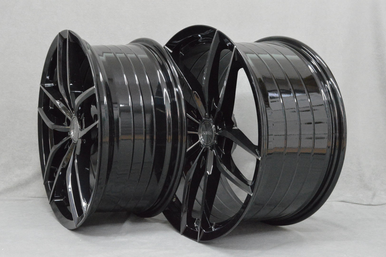 Riviera RV195 19" 8,5J ET45 5x112 Black Polished Dark Tint - obrazek 4