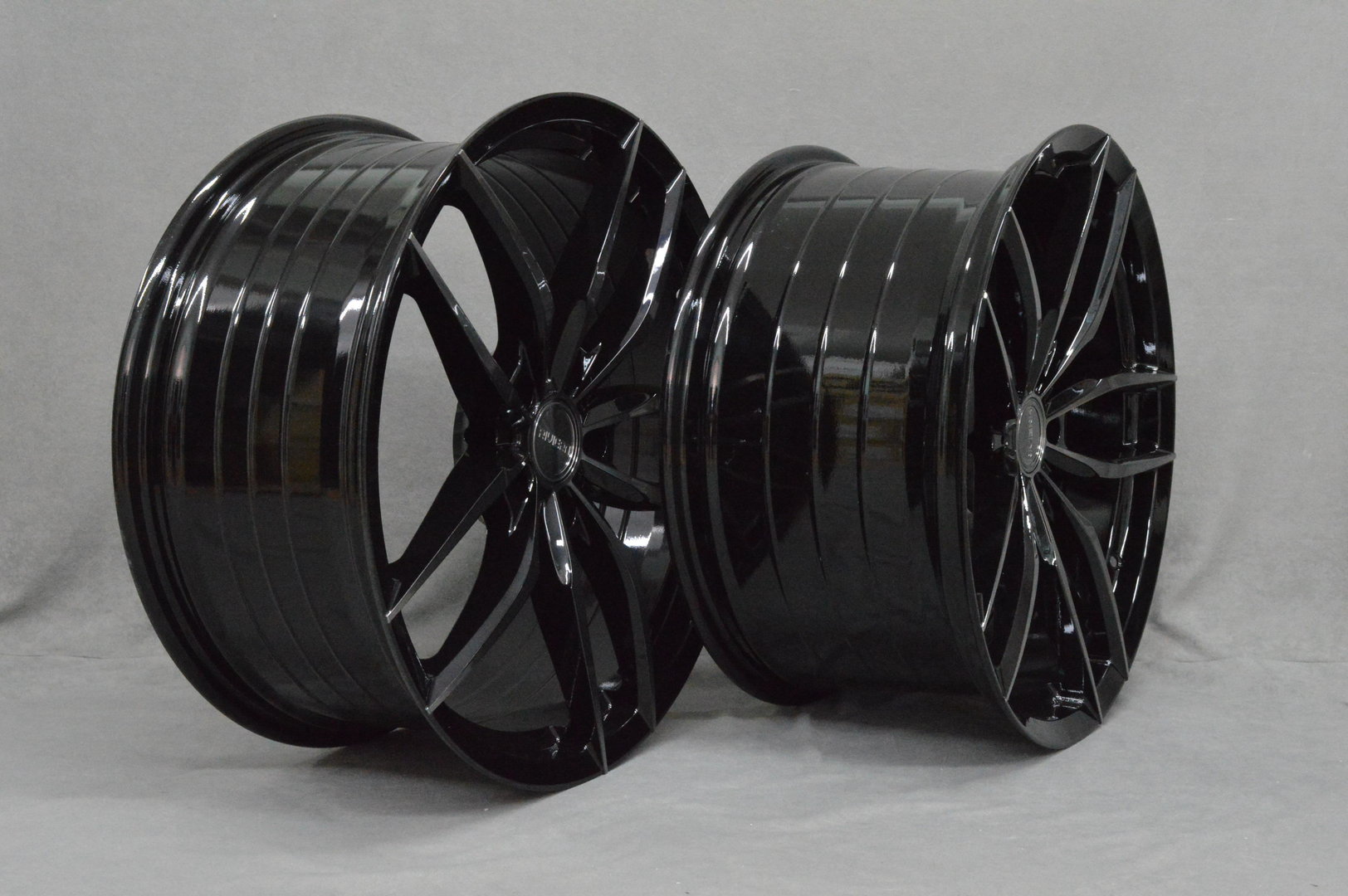 Riviera RV195 19" 8,5J ET45 5x112 Black Polished Dark Tint - obrazek 5