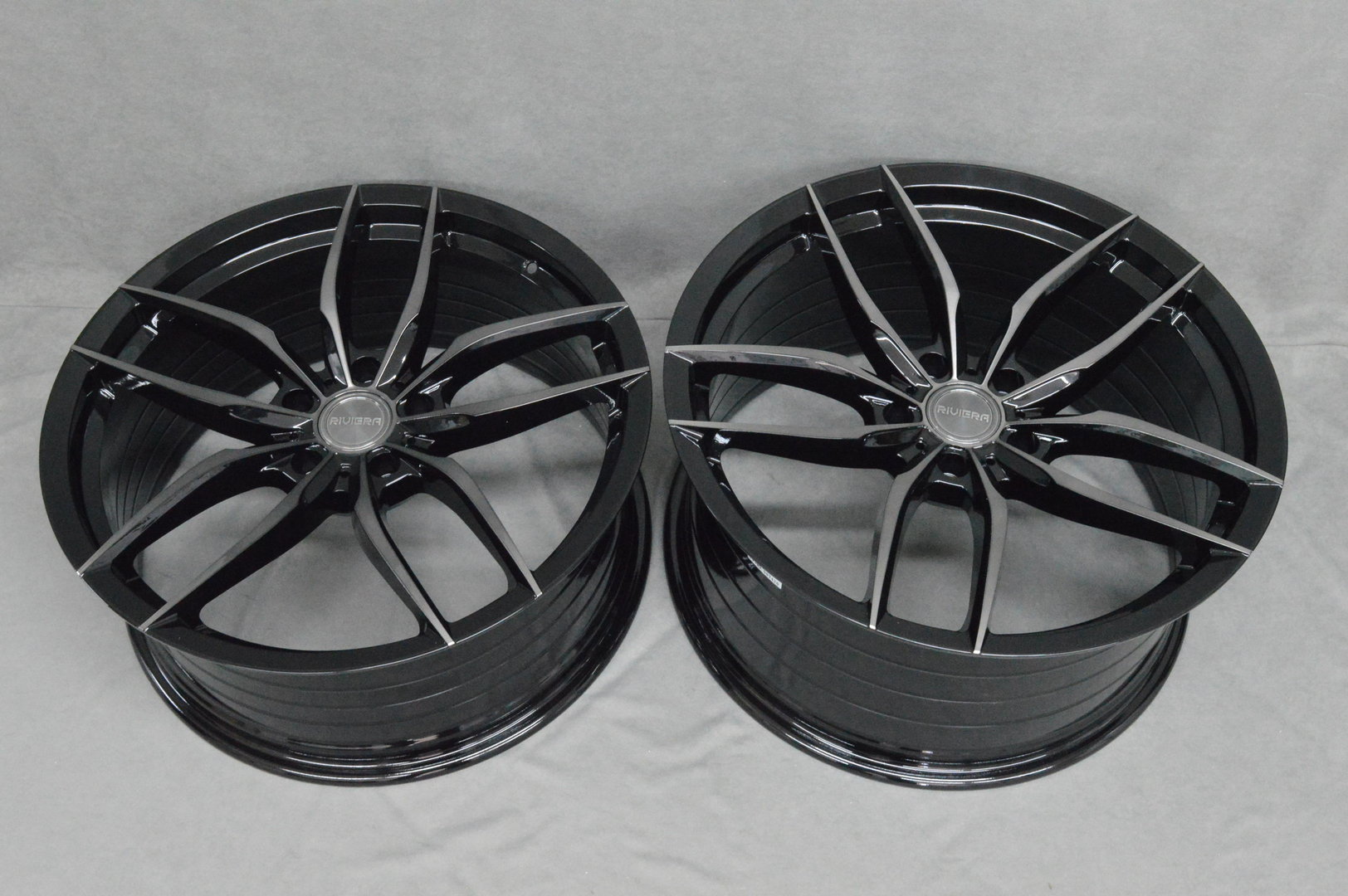 Riviera RV195 19" 8,5J ET45 5x112 Black Polished Dark Tint - obrazek 6