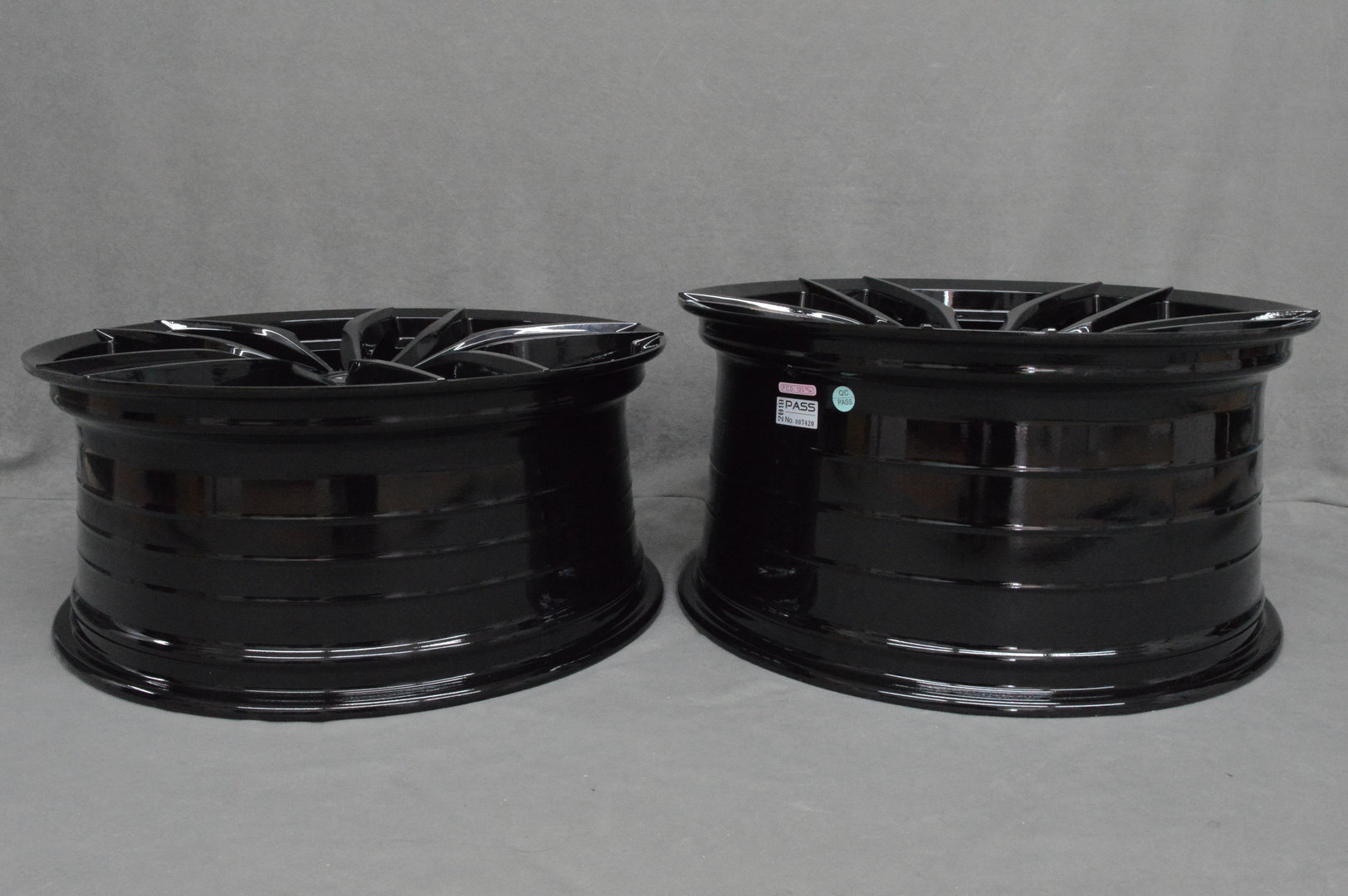 Riviera RV195 19" 8,5J ET45 5x112 Black Polished Dark Tint - obrazek 9