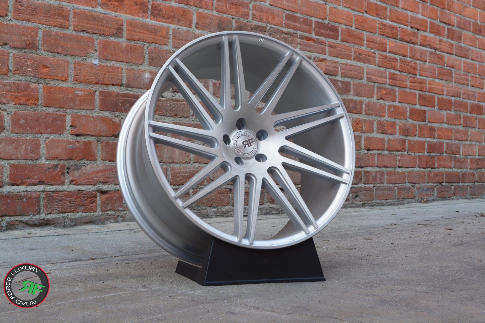 Road Force RF11.1 22" 10,5J ET40 5x112 Brushed Silver - obrazek 3