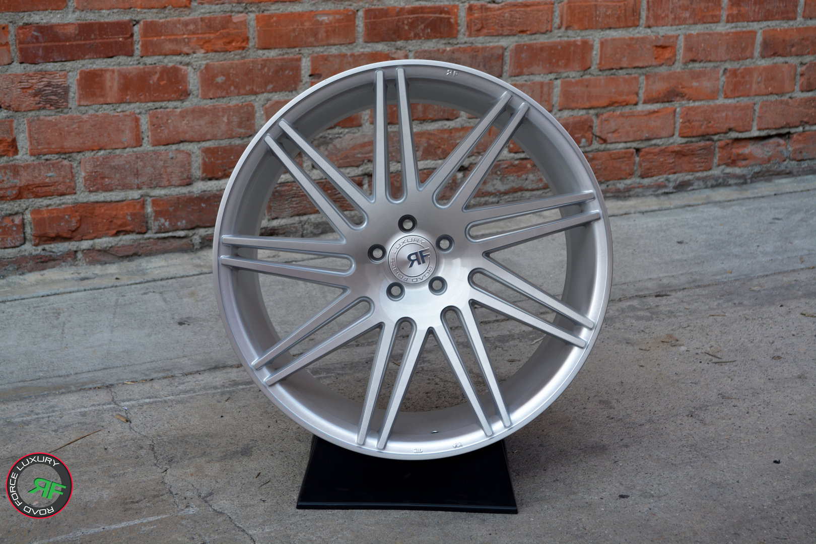 Road Force RF11.1 22" 10,5J ET40 5x112 Brushed Silver - obrazek 4