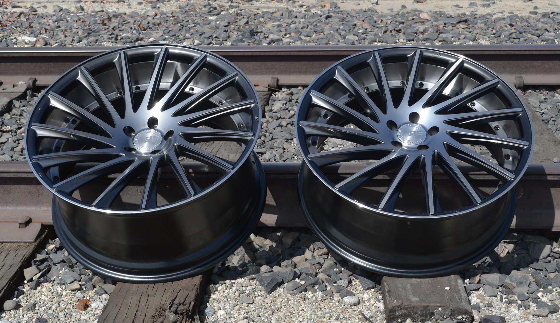 Road Force RF16 22" 10,5J ET40 5x120 Gloss Graphite Machined Face - obrazek 4