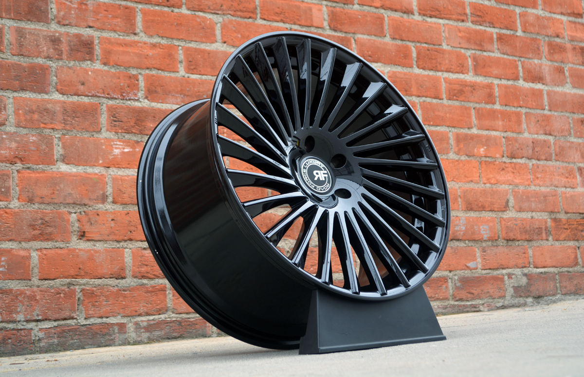 Road Force RF23 22" 10,5J ET20 BLANK Gloss Black - obrazek 3