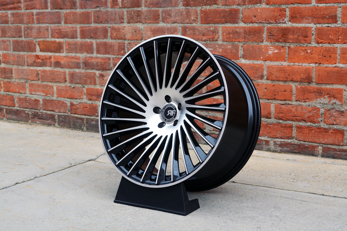 Road Force RF23 22" 10,5J ET38 5x112 Black Machined Face - obrazek 3