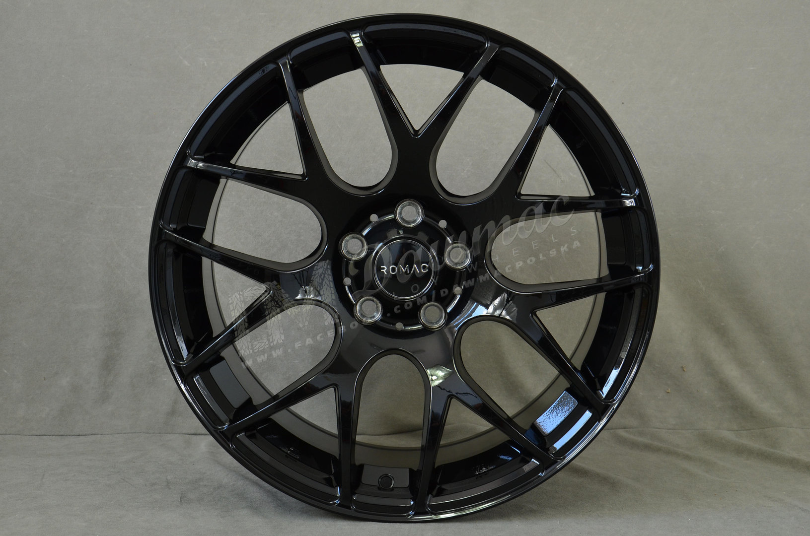Romac Radium 18" 8,5J ET37 5x120 Gloss Black - obrazek 2