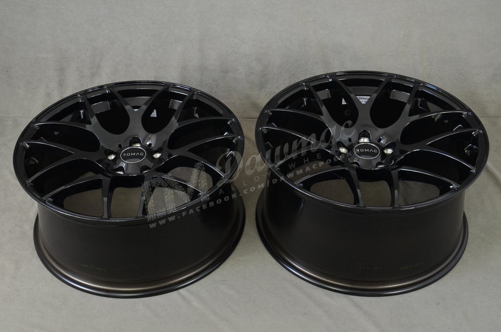 Romac Radium 19" 8,5J ET45 + 9,5J ET45 5x112 Gloss Black - obrazek 6