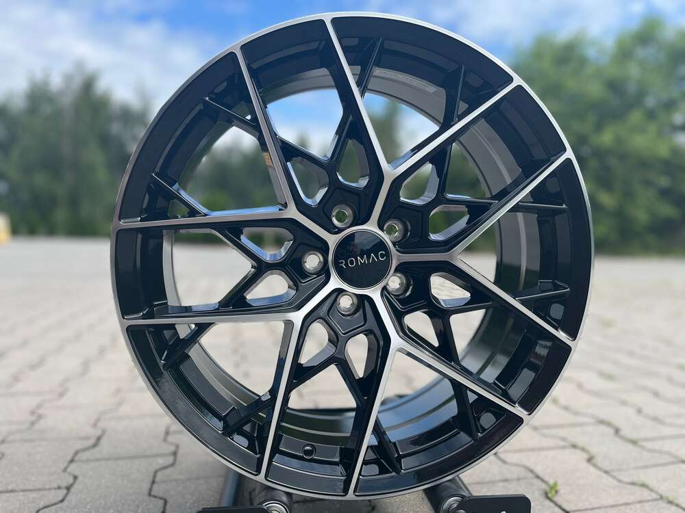 Romac Vortex 19" 8J ET42 5x108 Gloss Black Polish