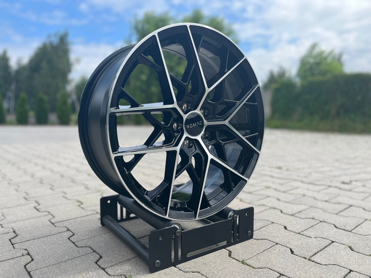 Romac Vortex 19" 8J ET42 5x108 Gloss Black Polish - obrazek 3