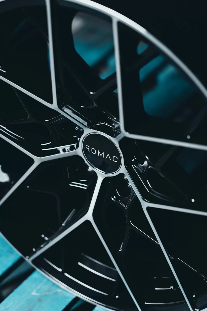 Romac Vortex 19" 8J ET45 5x112 Gloss Black Polish - obrazek 4