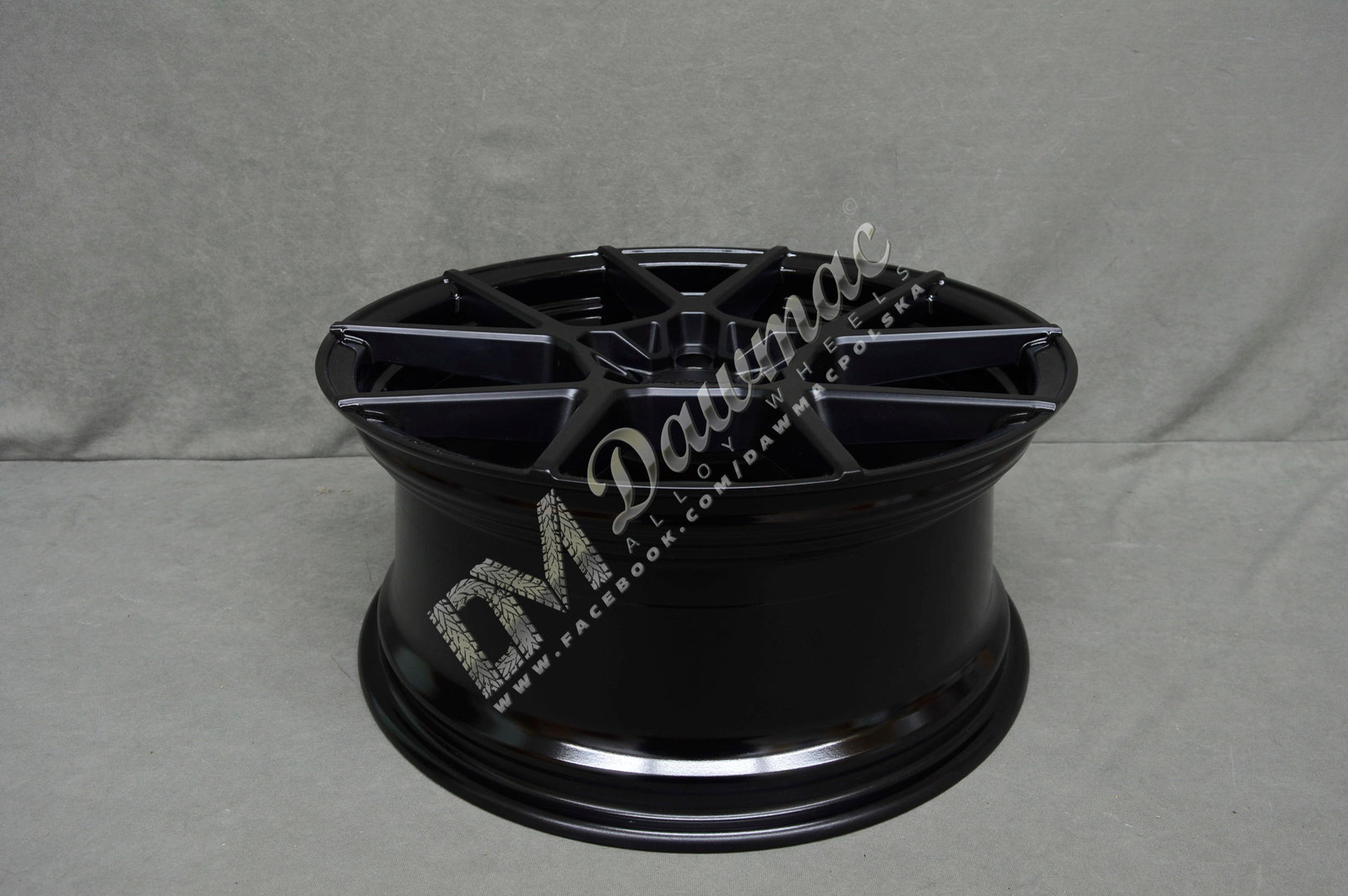 Rotiform KPS 19" 8.5J ET35 5x112 Matte Black Face w/ Gloss Black - obrazek 7