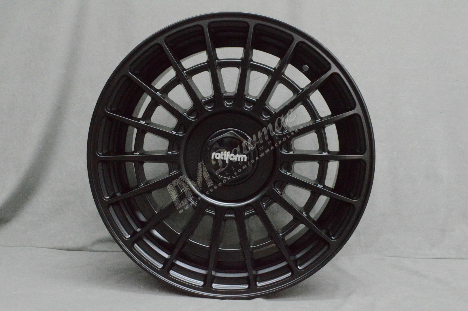 Rotiform LAS-R 18" 8.5J ET35 5x100/5x114.3 Matte Black - obrazek 2