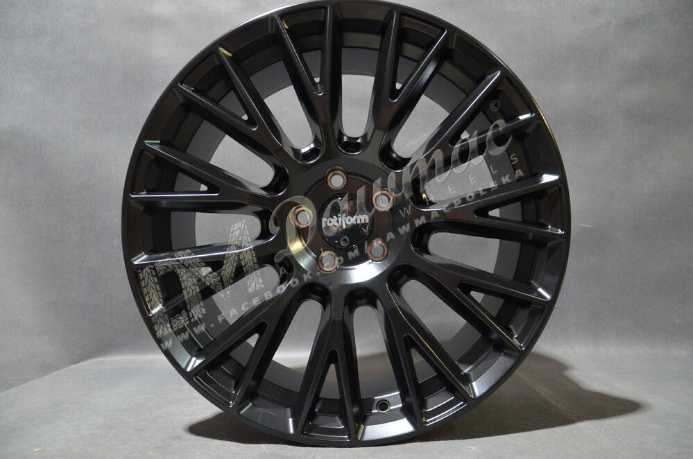 Rotiform LSE 20" 8.5J ET35 5x120 Satin Black