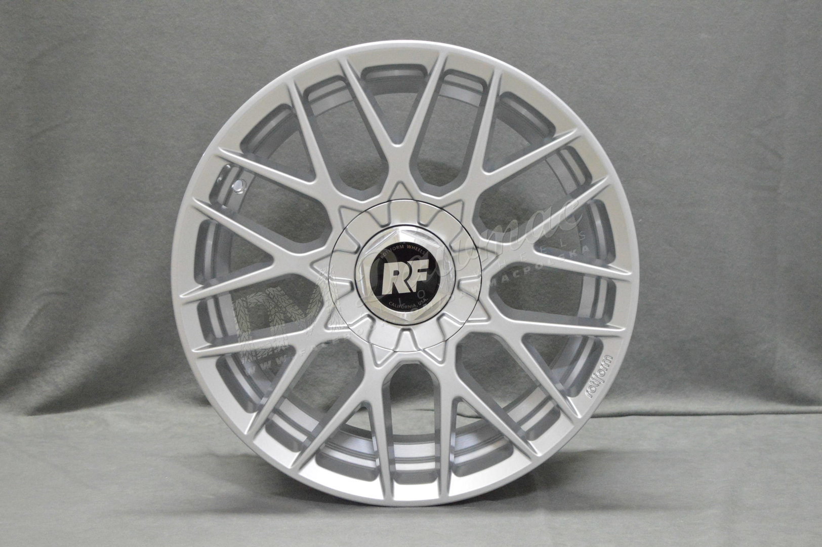 Rotiform RSE 17" 8J ET40 4x100/4x114.3 Silver - obrazek 2