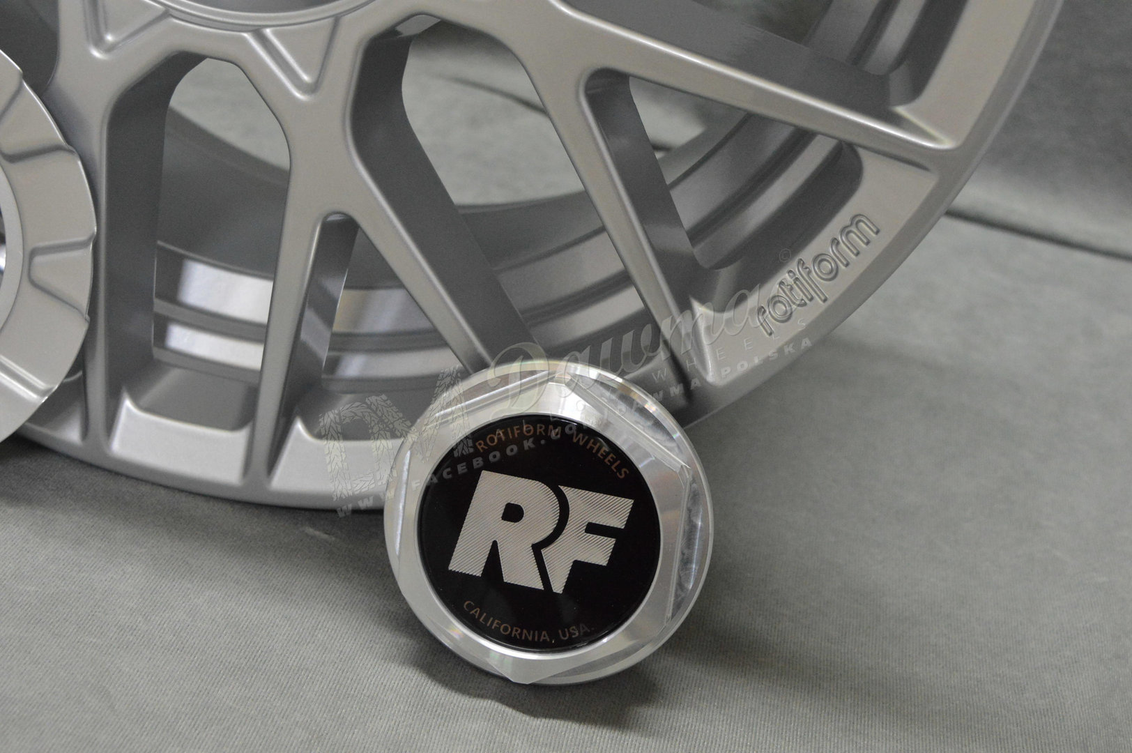 Rotiform RSE 17" 8J ET40 4x100/4x114.3 Silver - obrazek 4