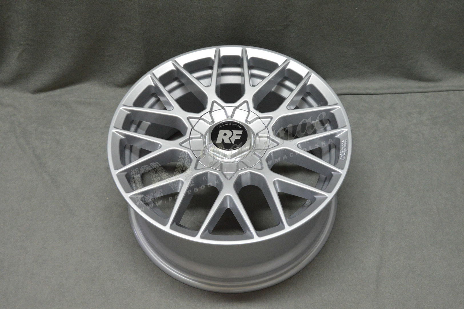 Rotiform RSE 17" 8J ET40 4x100/4x114.3 Silver - obrazek 7