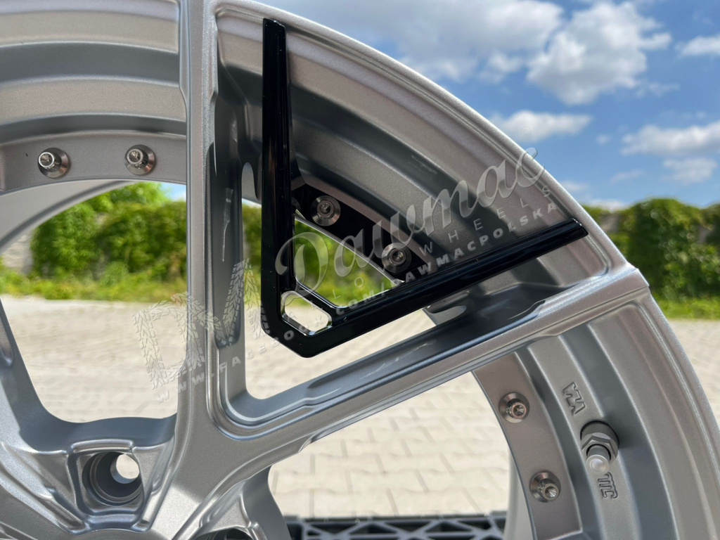 SIXNINE WHEELS FF-ONE 20" 8,5J ET28 + 10J ET40 5x112 Hyper Silver - obrazek 12