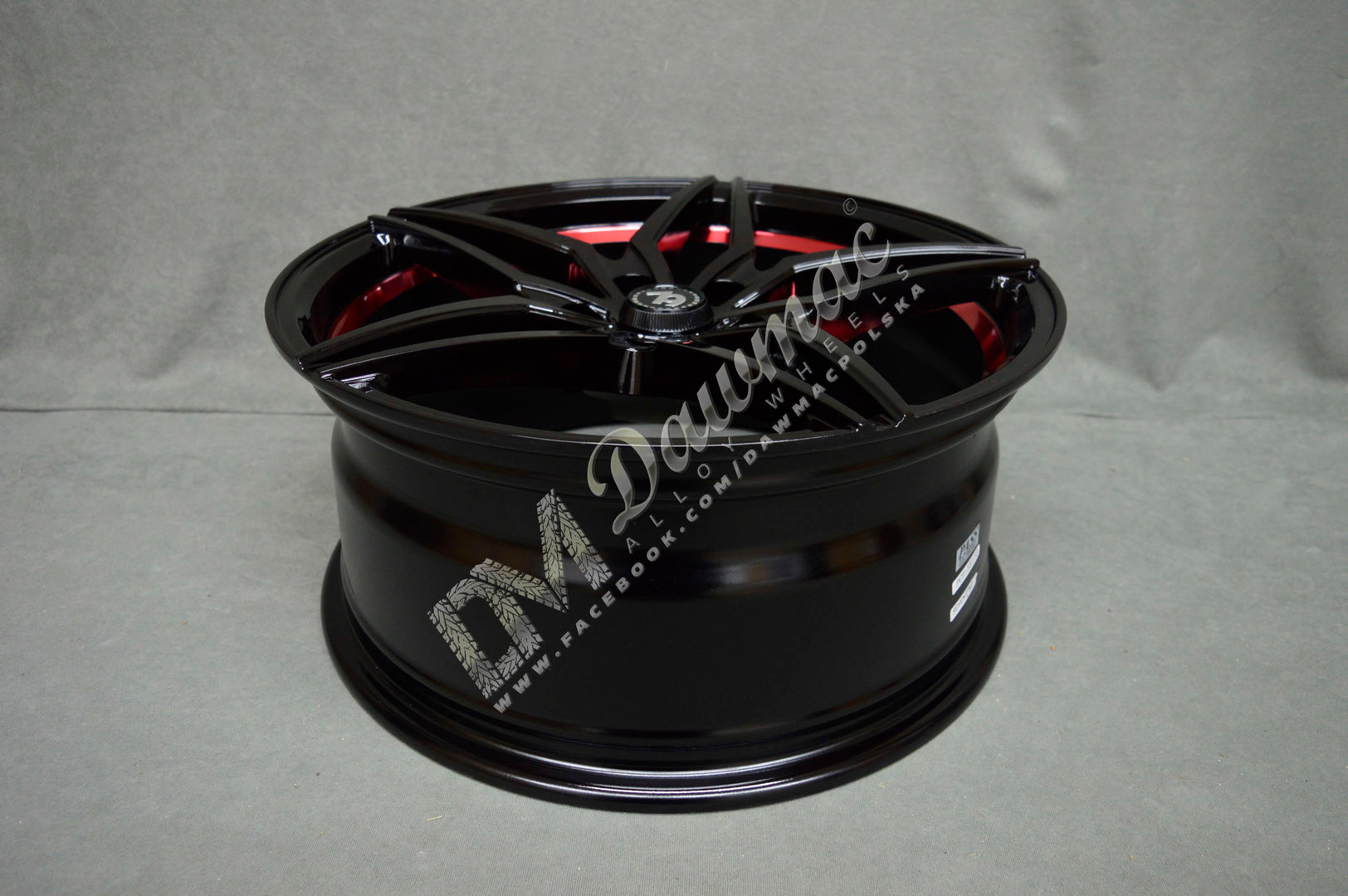 Seventy9 SV-A 17" 7,5J ET40 5x114,3 Black Glossy Red Inner Lip - obrazek 6