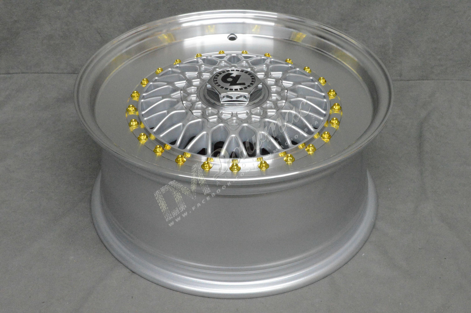 Seventy9 SV-F 15" 7J ET30 4x100/4x114.3 Silver Front Polished - obrazek 5