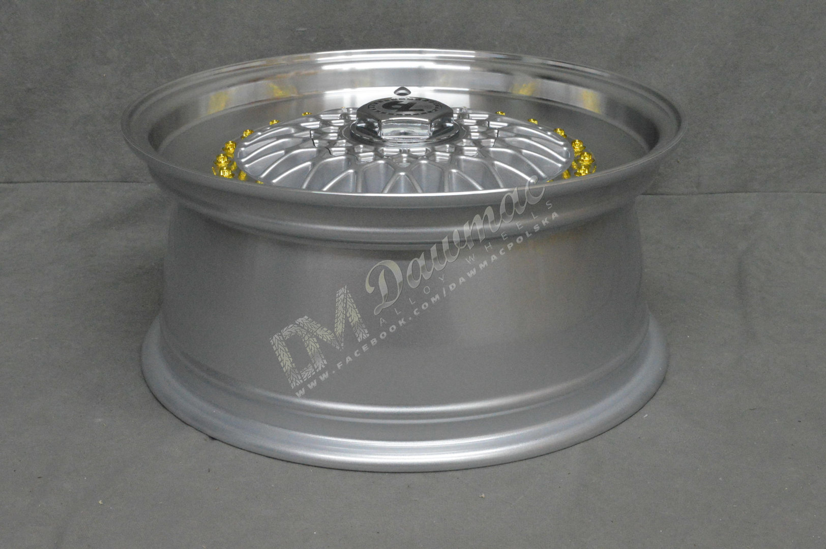 Seventy9 SV-F 15" 7J ET30 4x100/4x114.3 Silver Front Polished - obrazek 6