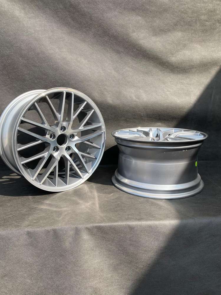 Wolfrace 71 Munich 521 18" 8J ET35 + 9,5J ET35 5x112 Gun Metal Polished