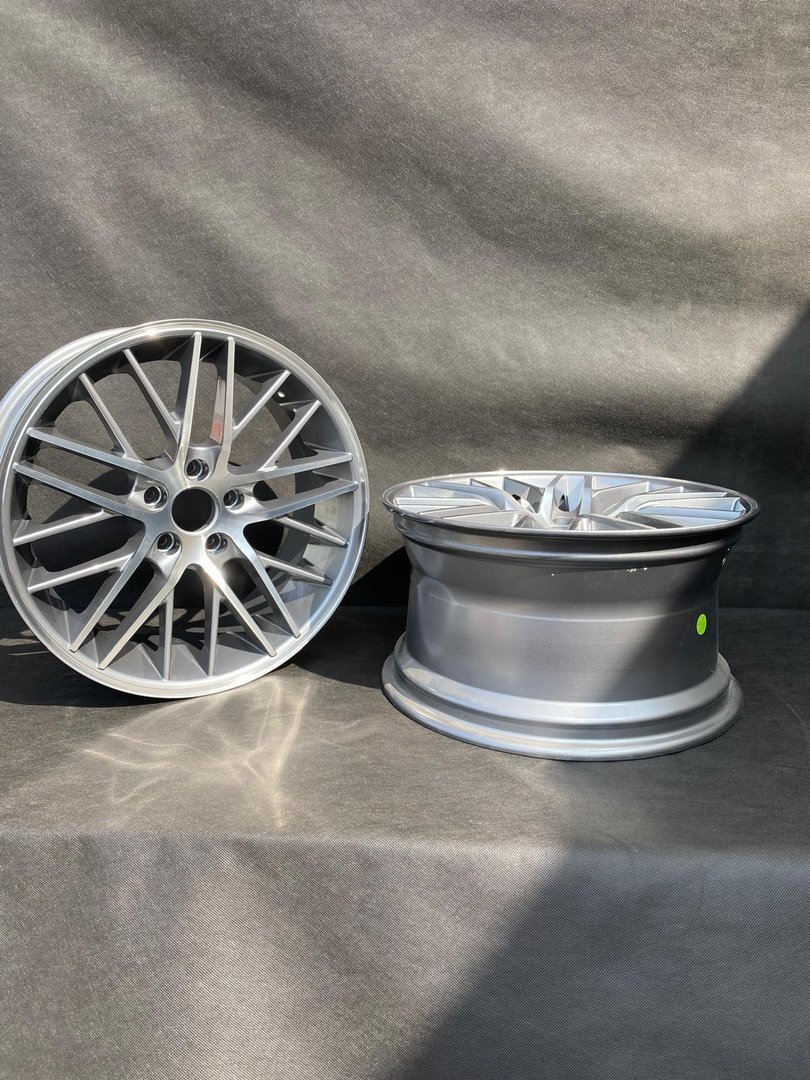 Wolfrace 71 Munich 521 18" 8J ET35 + 9,5J ET35 5x112 Gun Metal Polished - obrazek 6