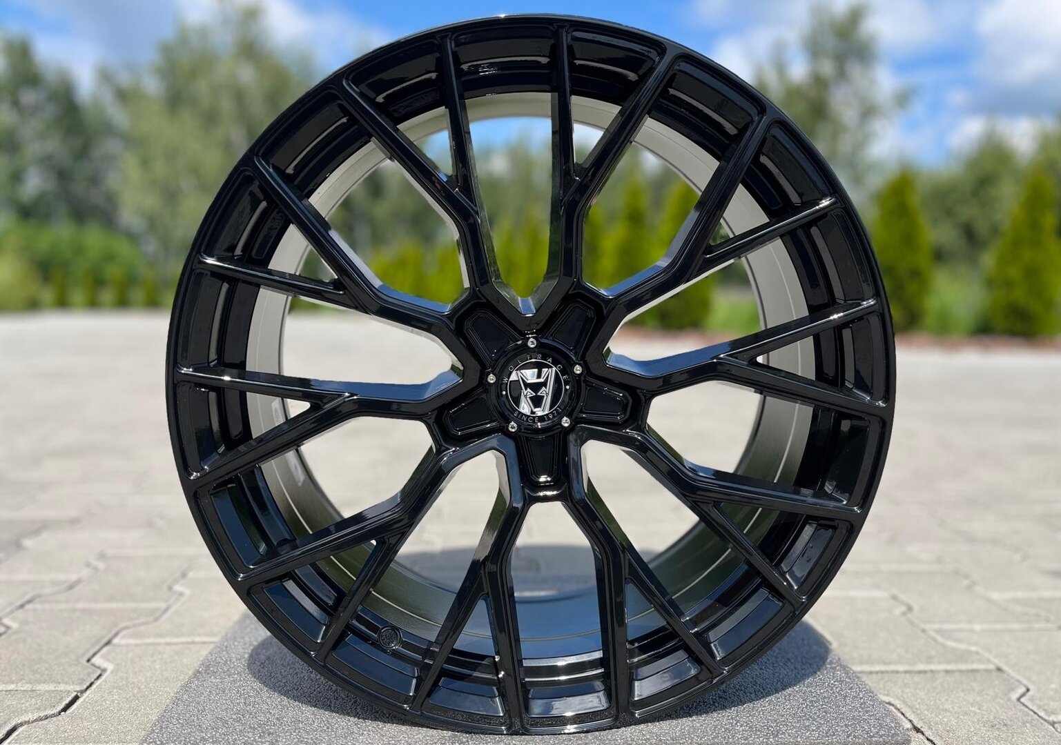 Wolfrace 71 Munich GTR 20" 9,5J ET40 5x120 Gloss Raven Black - obrazek 2