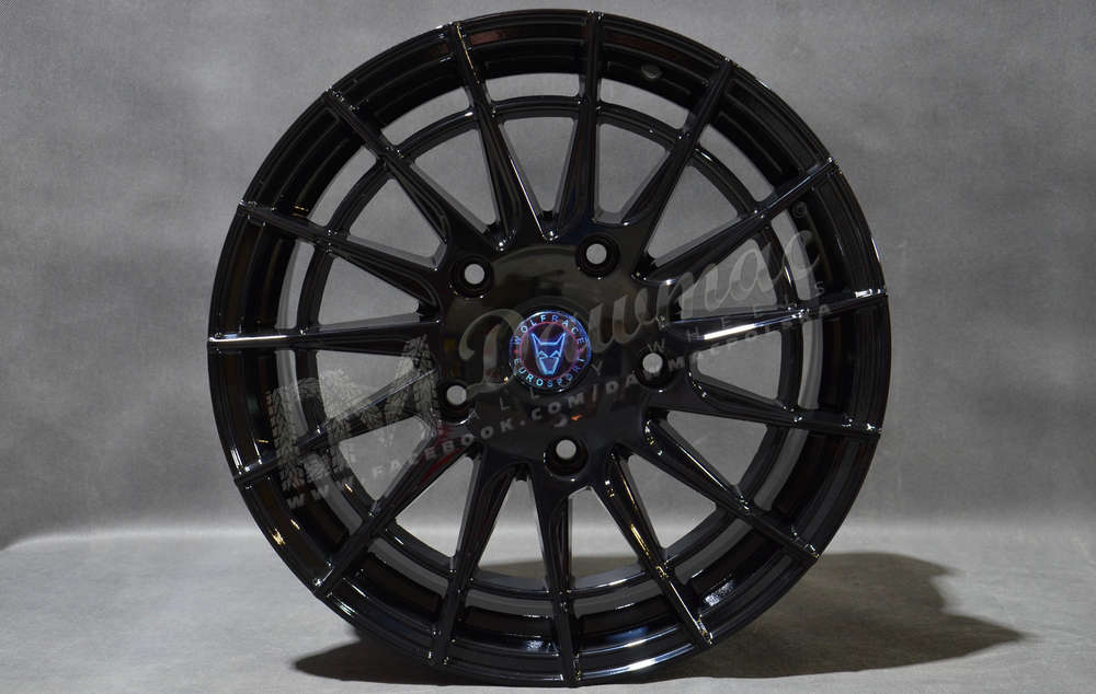 Wolfrace Eurosport Aero Super T 18" 8J ET50 5x160 Gloss Black