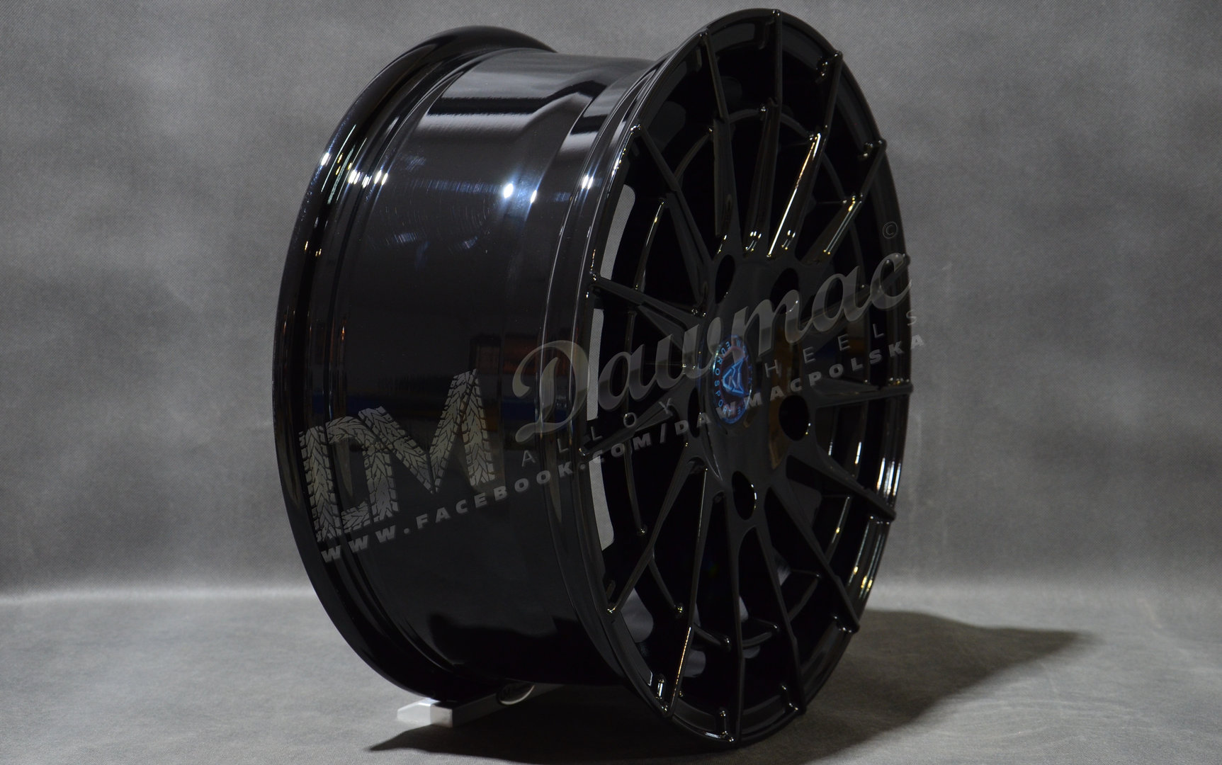 Wolfrace Eurosport Aero Super T 18" 8J ET50 5x160 Gloss Black - obrazek 3