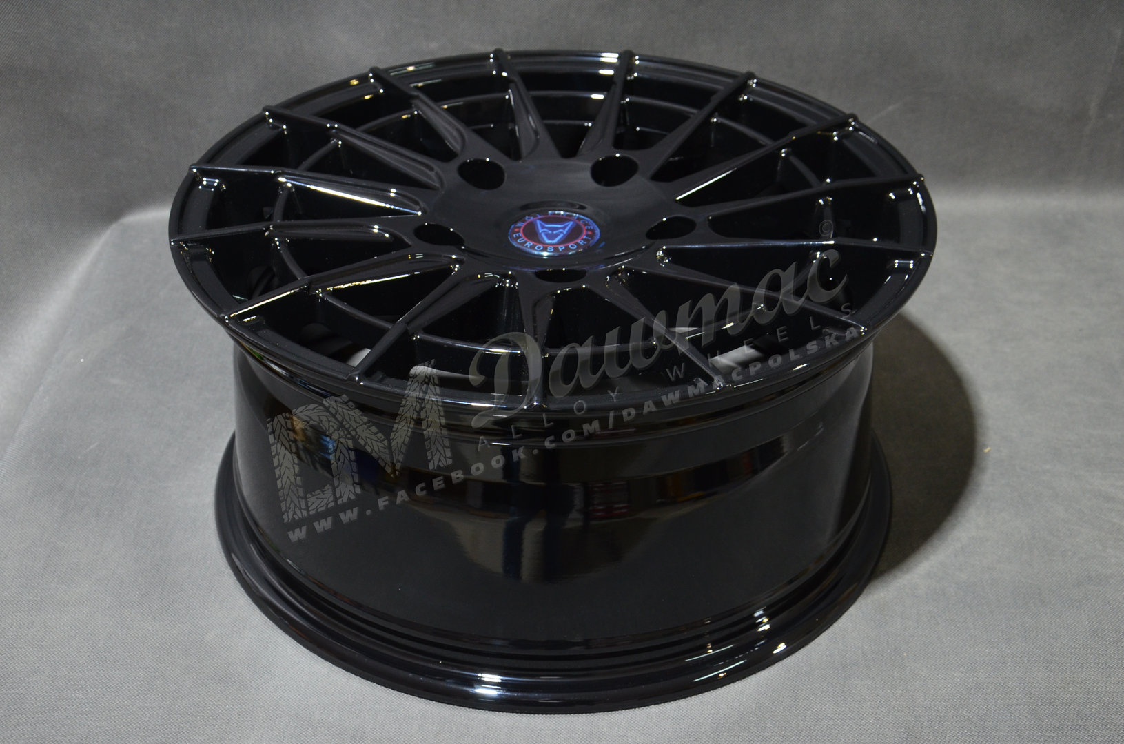 Wolfrace Eurosport Aero Super T 18" 8J ET50 5x160 Gloss Black - obrazek 5