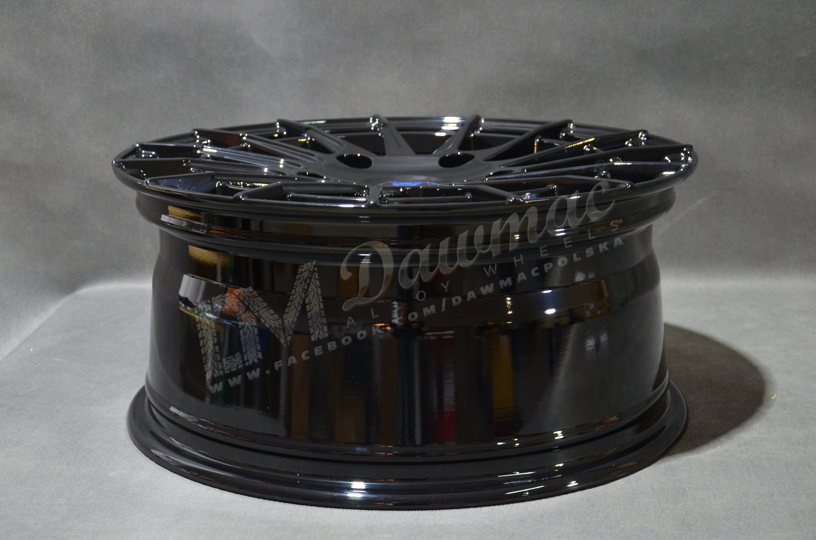 Wolfrace Eurosport Aero Super T 18" 8J ET50 5x160 Gloss Black - obrazek 6